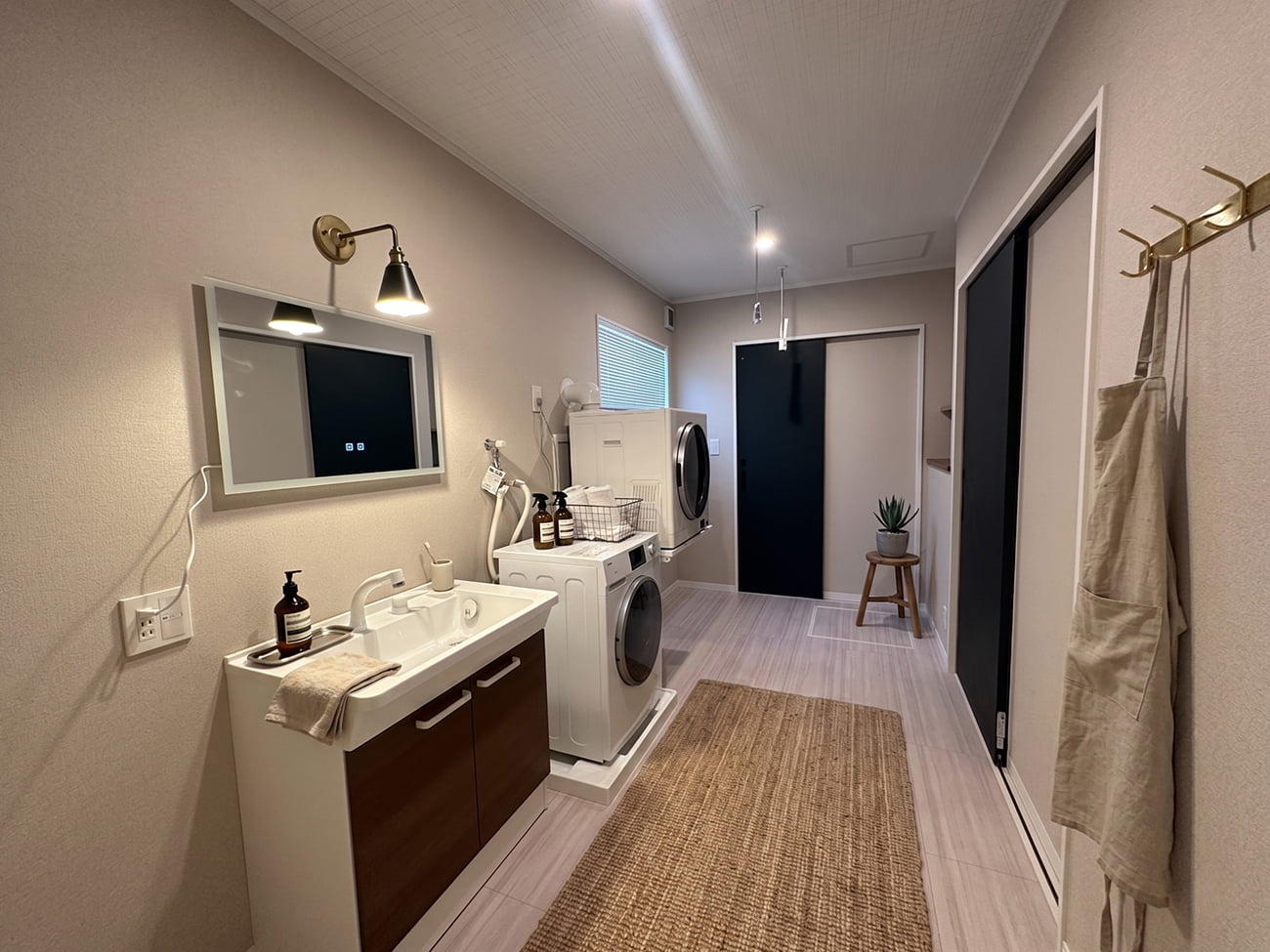 デザイン性と機能性を両立した水回りと家事動線